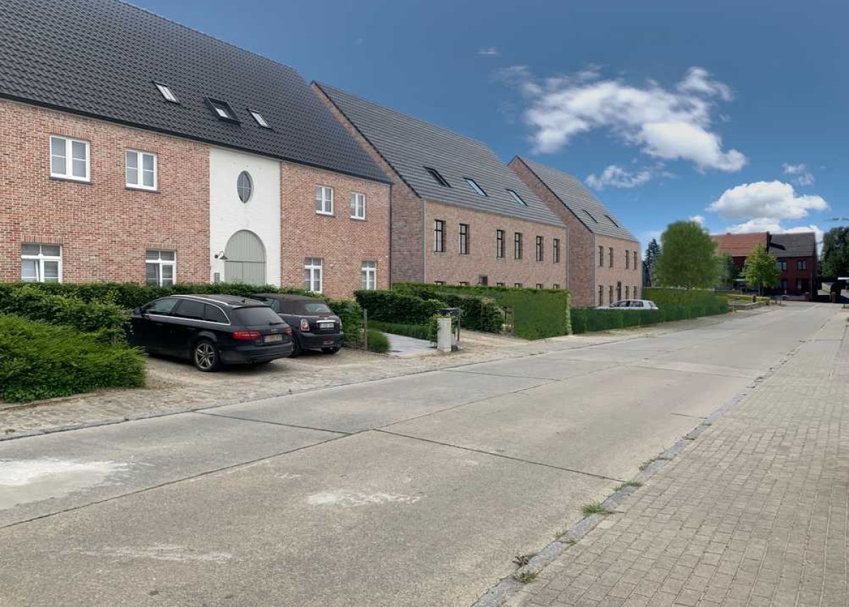 Street dorp 30.3.jpg