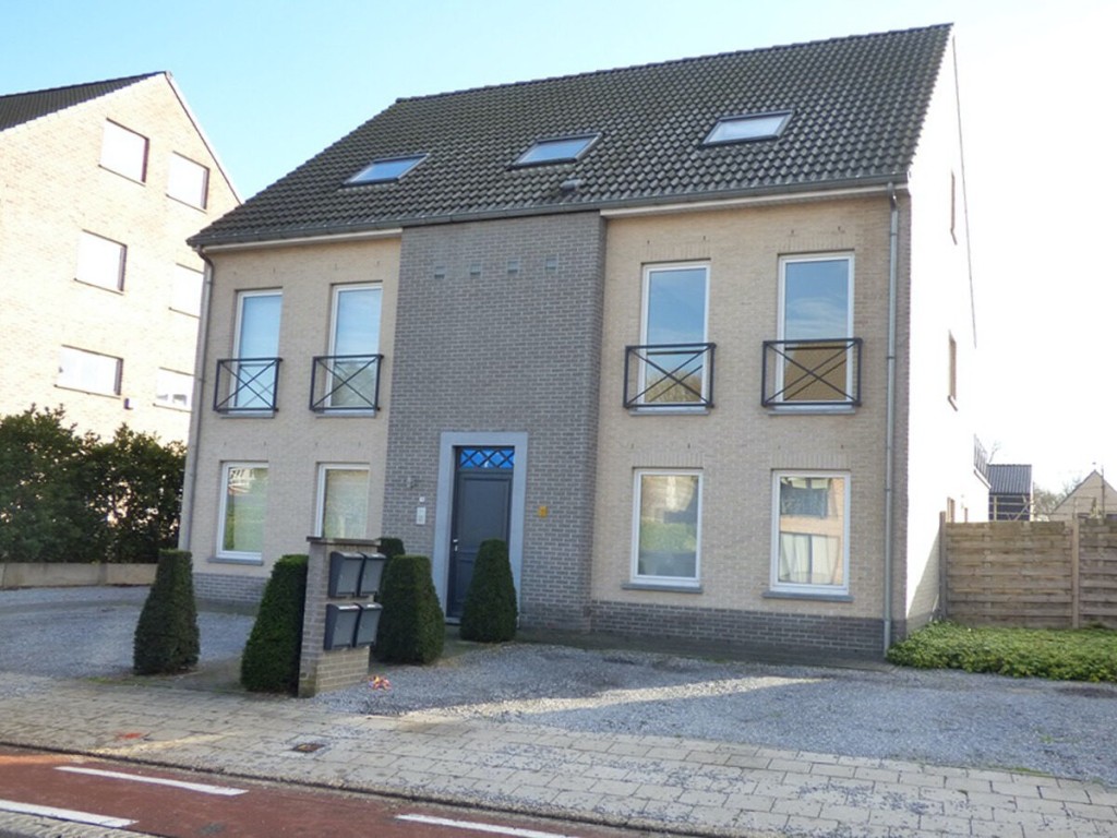 Ringlaan - 76 - bus 1 - 3900
