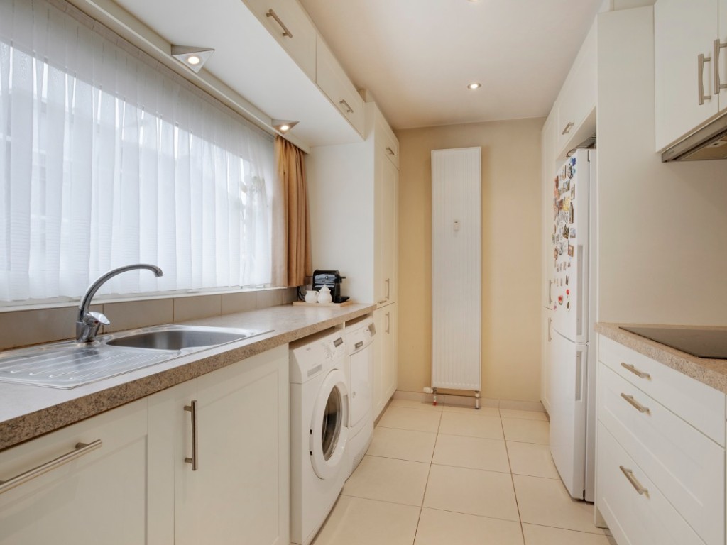 Clement D'hooghelaan - 38 B - - 9140