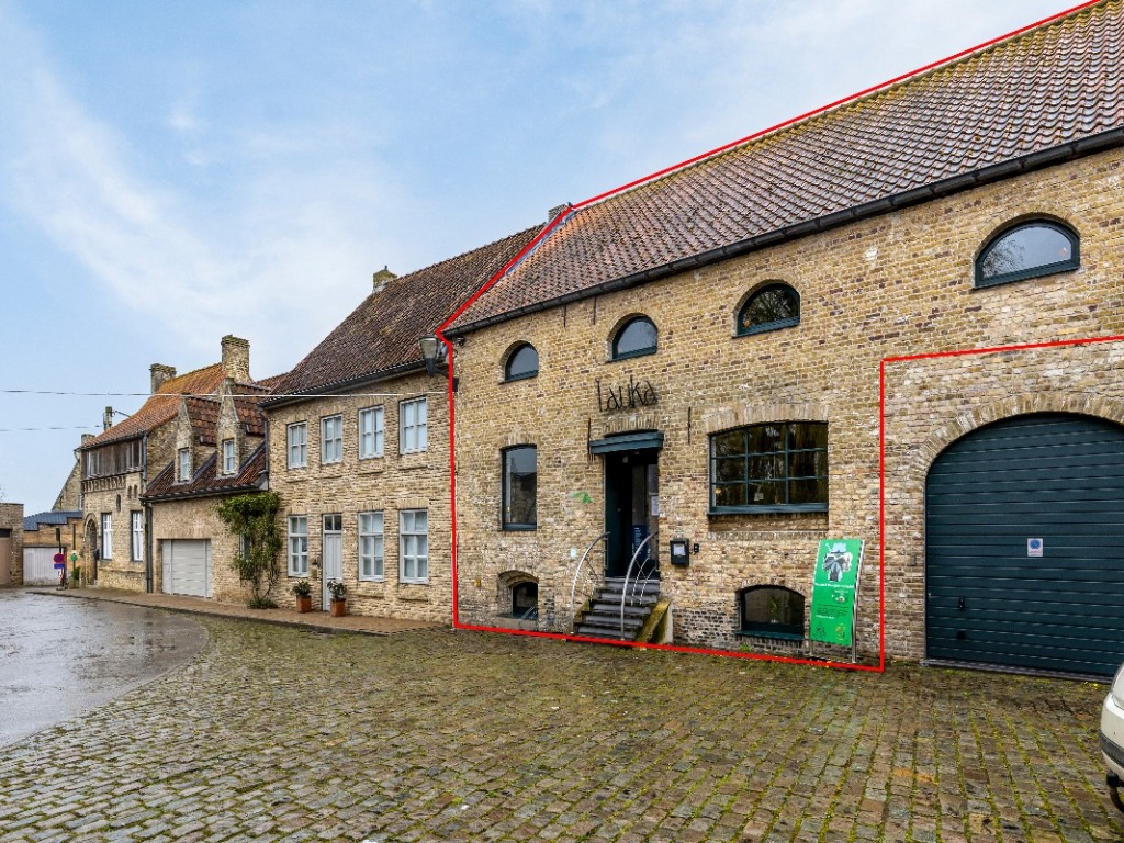 Markt - 17A - - 8647