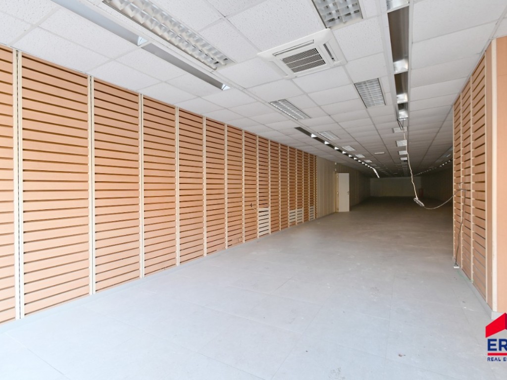Markt - 85 - - 9900