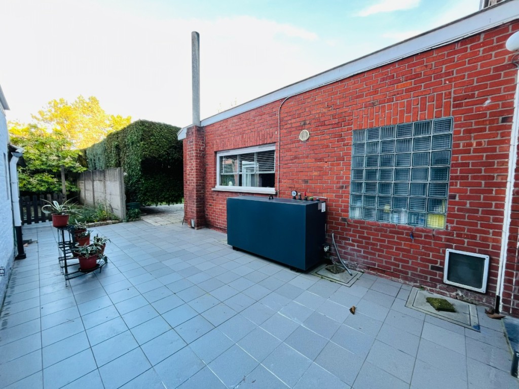 Roeselaarsestraat - 3 & 5 - - 8890