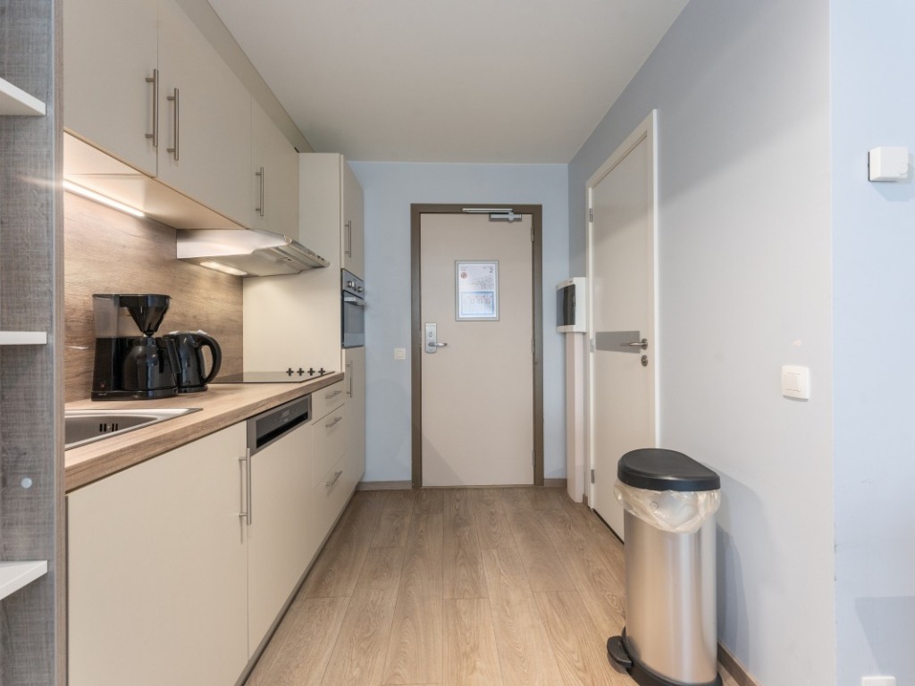 Zeedijk - 96 - 204 - 8370