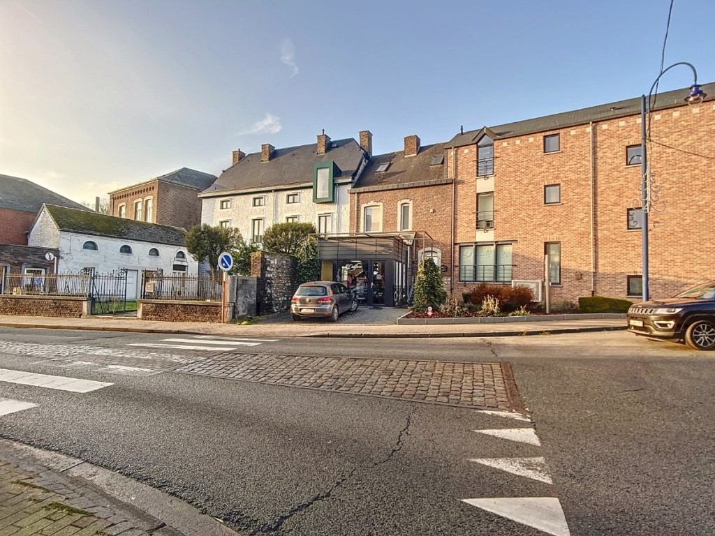 Place Sainte-Ode - 6 - - 4540