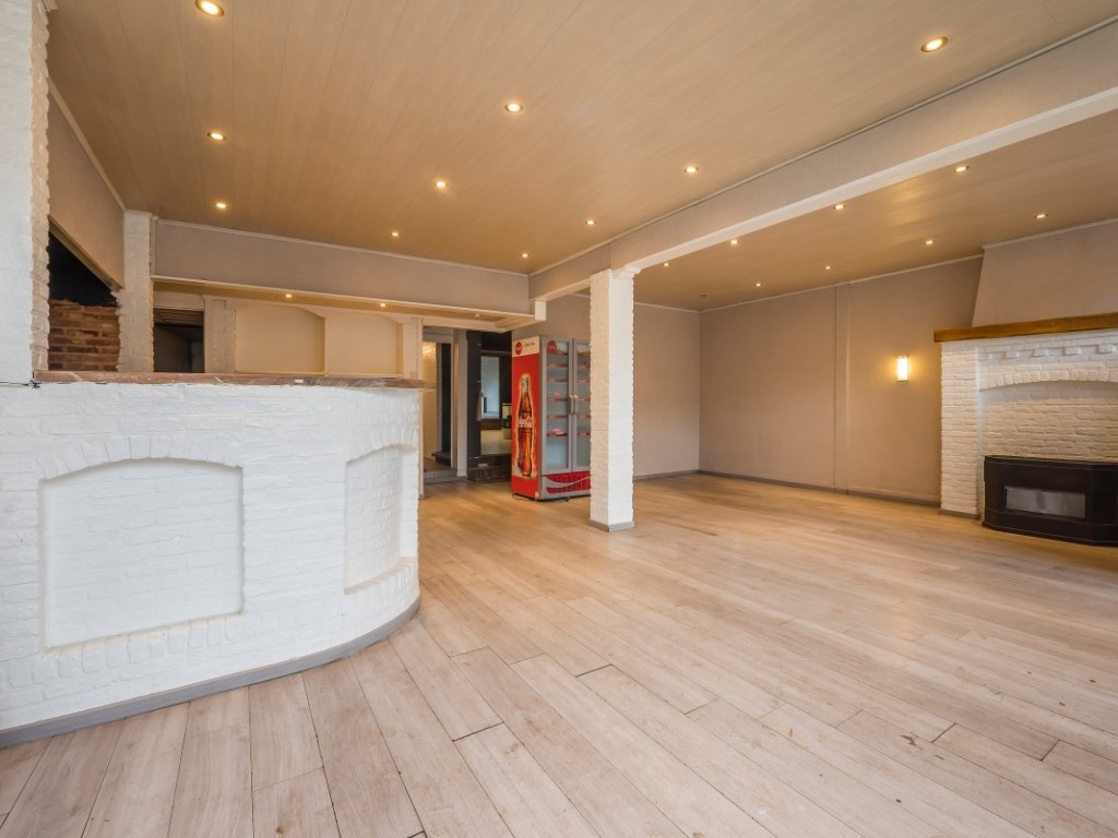 Stationsstraat - 128 - - 9250