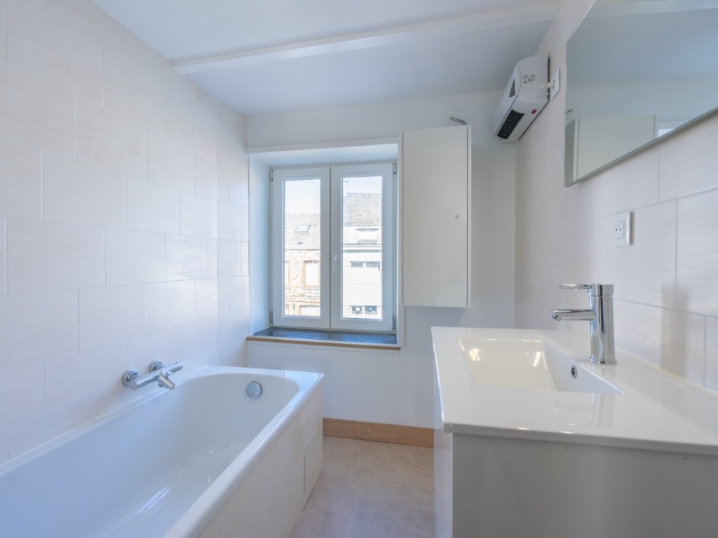 Rue du Home - 28 - - 6870