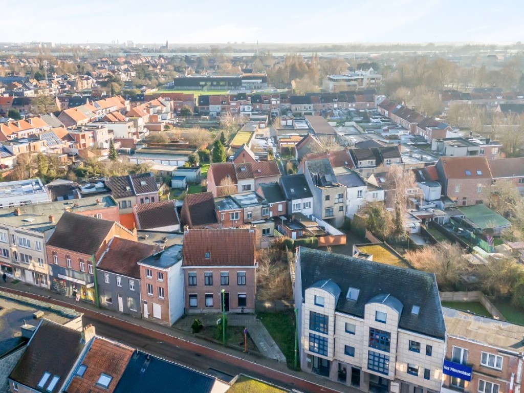 Dorp West - 42 - - 2070
