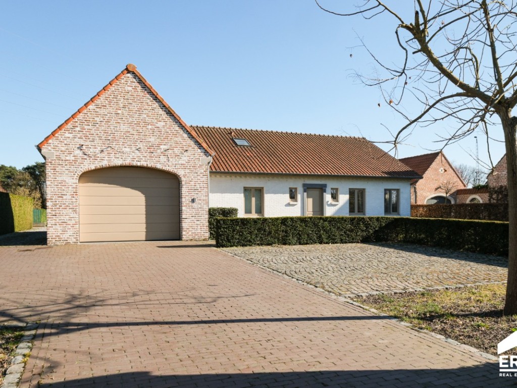 Stationsstraat - 42 - - 3941