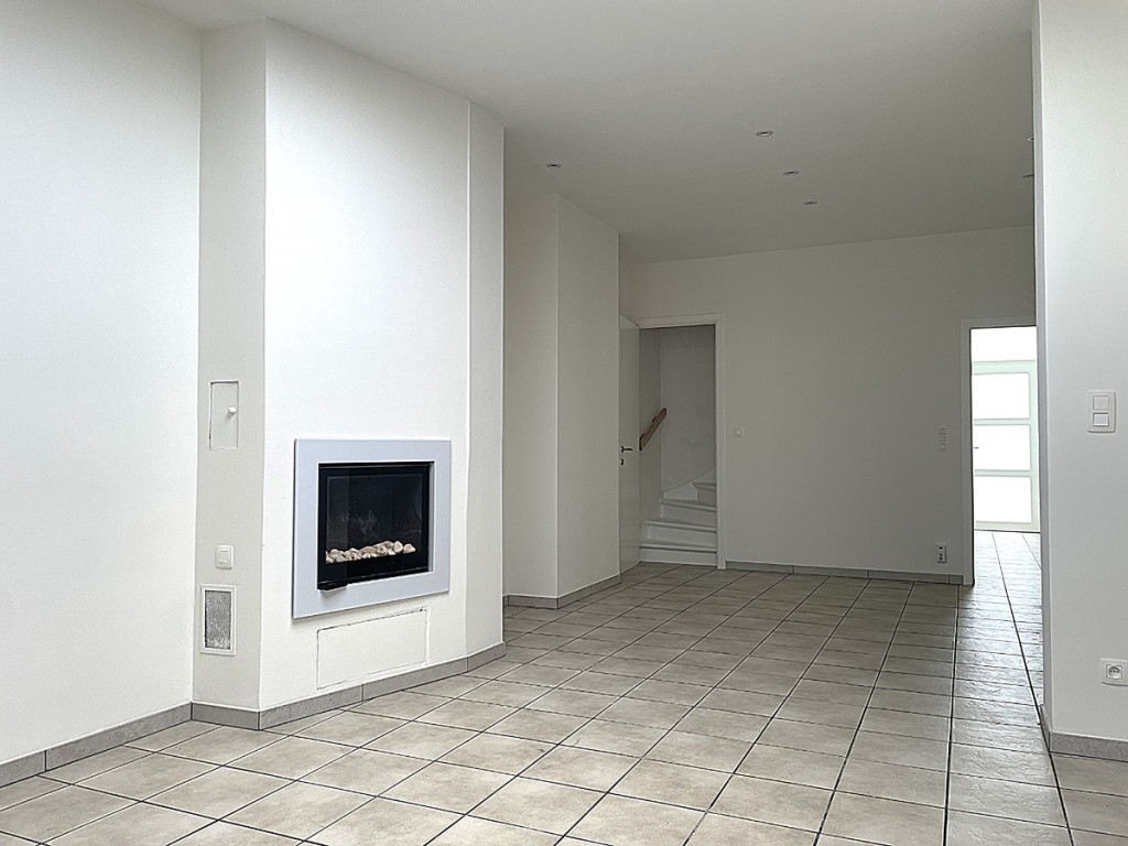 Beekstraat - 77 - - 8500