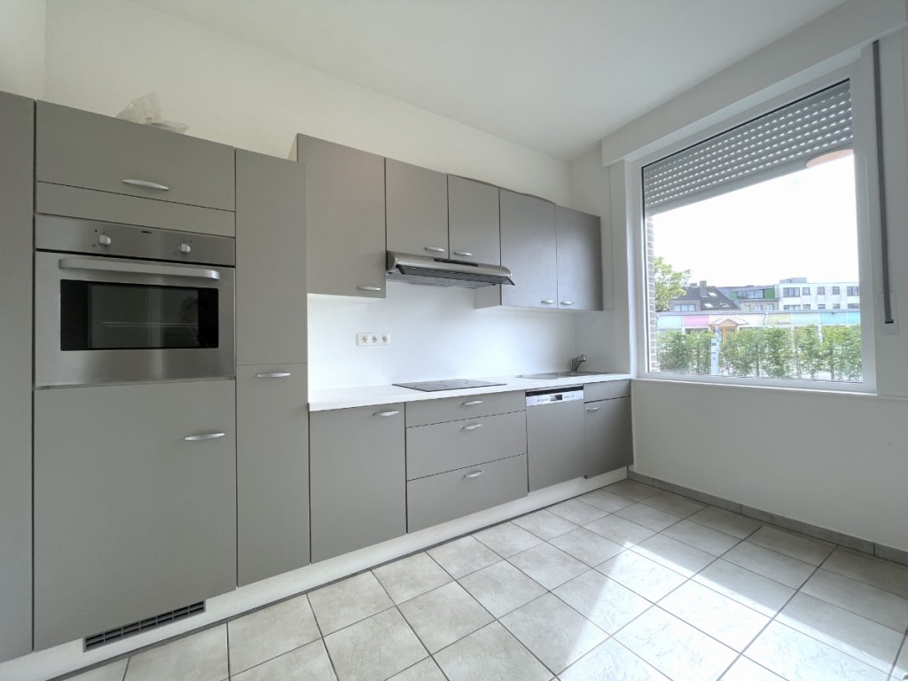 Beekstraat - 77 - - 8500