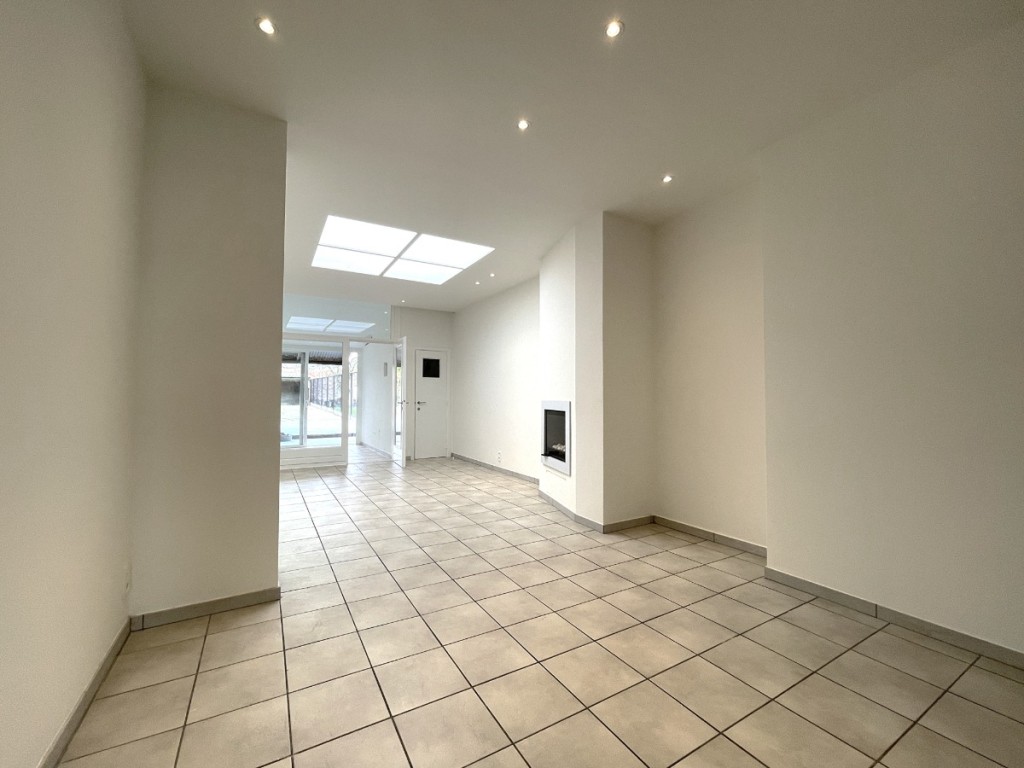 Beekstraat - 77 - - 8500