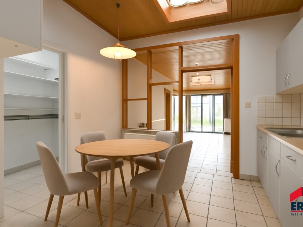 Pastoor De Nevestraat - 55 - - 9900