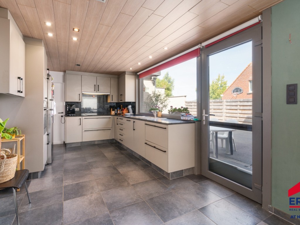 Gullegemsestraat - 106 - - 8880