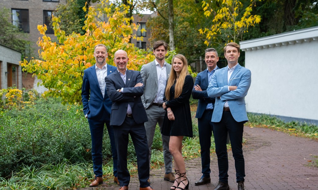 Team ERA PROJECTS in de tuin