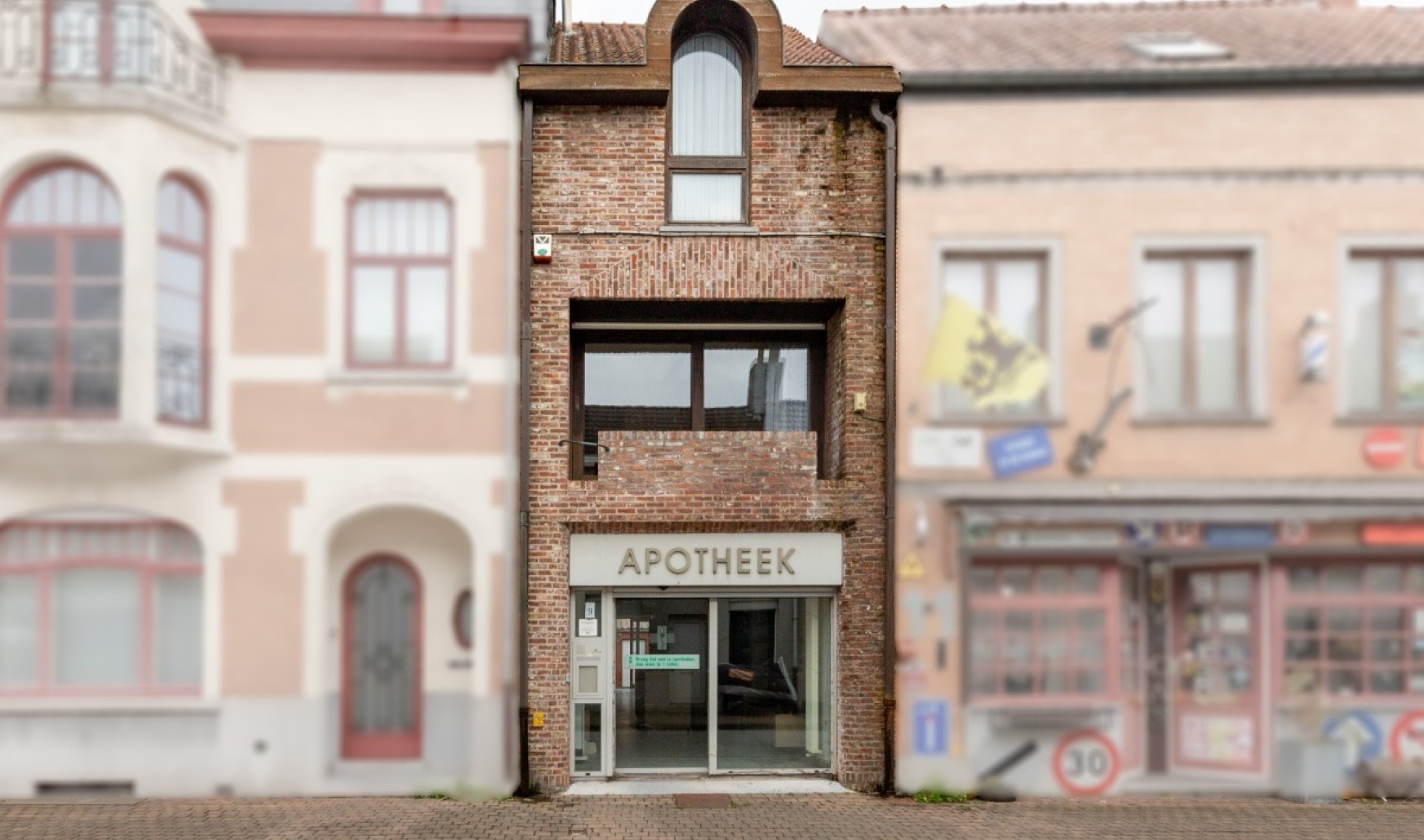 Hoogstraat - 9 - - 9960