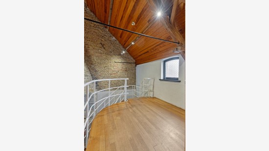 Markt - 17A - - 8647