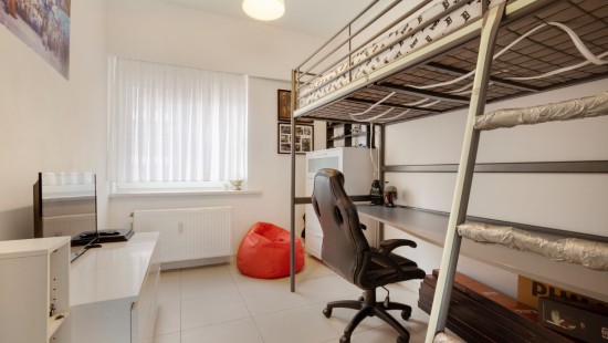 Clement D&#039;hooghelaan - 38 B - - 9140