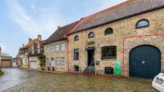 Markt - 17A - - 8647