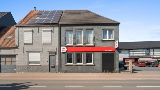 Stationsstraat - 38 - - 9890